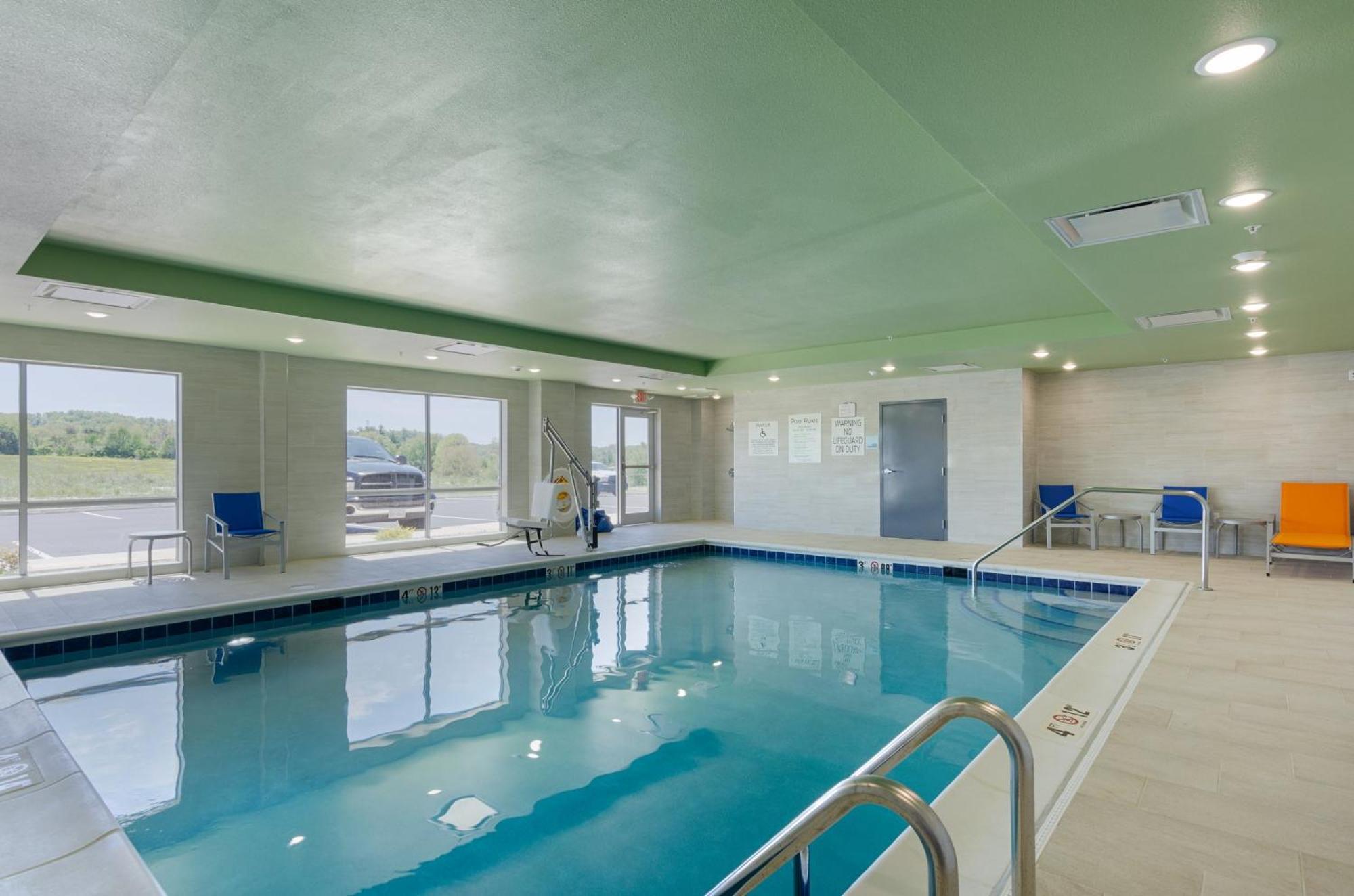 Holiday Inn Express & Suites - Abingdon By Ihg Exteriör bild